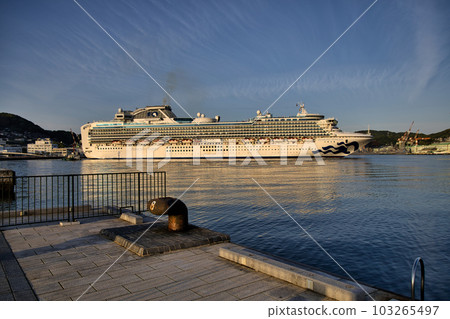 Nagasaki Port early in the morning when a luxury cruise ship arrives 103265497