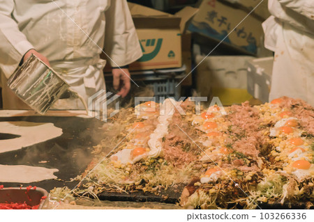 Okonomiyaki stall 103266336