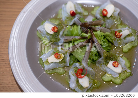 Raw Shrimp in Fish Sauce served on plate. Thai food 103268206