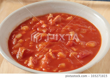 Minestrone with lots of ingredients (homemade) 103271815