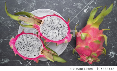 Dragon fruit (Pitaya) Dragon fruit (Pitaya) 103272332