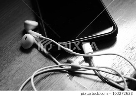 Wired earphones and streaming services Wired earphones and streaming services 103272628
