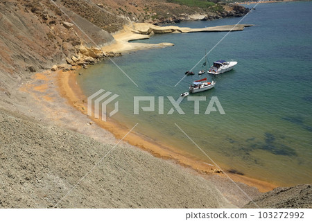 馬耳他島上平靜的海灣 103272992