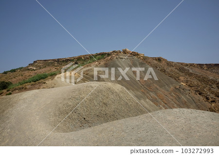 馬耳他島山丘和岩壁 103272993