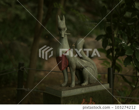 Kitakogane Hondoji Temple Fox 103274212