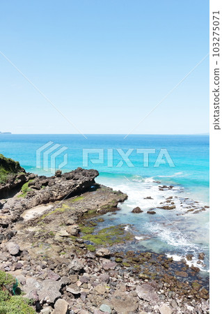 碧海白浪伊豆半島下田美麗的海岸風光 103275071