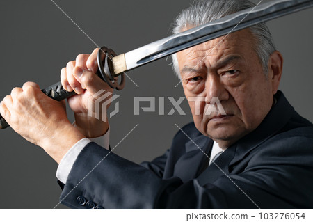 持劍之人』 103276054