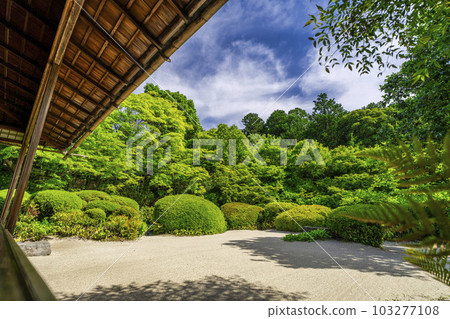 Shisen-do in early summer, Jozan-ji Temple landscape, fresh green garden, Kyoto City, Kyoto Prefecture 103277108