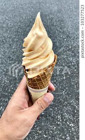 軟冰淇淋的特寫照片 軟冰淇淋的特寫照片 103277523