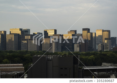 東京“丸之內”和“大手町”周邊的摩天大樓區 東京“丸之內”和“大手町”周邊的摩天大樓區 103280687