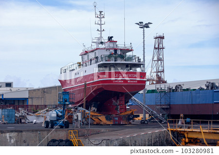 Dry dock in Port Reunion Ouest Dry dock in Port Reunion Ouest 103280981