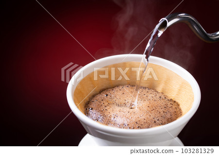 沖泡咖啡 沖泡咖啡 103281329