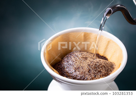 沖泡咖啡 沖泡咖啡 103281353