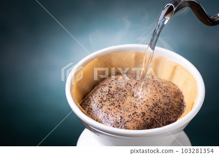 沖泡咖啡 沖泡咖啡 103281354