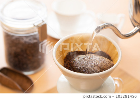 沖泡咖啡 103281456