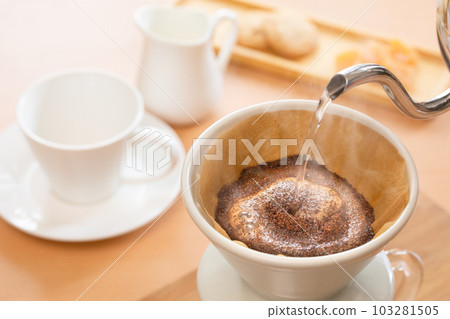 沖泡咖啡 103281505