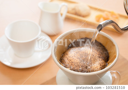 沖泡咖啡 沖泡咖啡 103281510