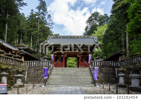Niomon gate of Nikkosan Rinnoji Taiyuin, one of Nikko shrines and temples Niomon gate of Nikkosan Rinnoji Taiyuin, one of Nikko shrines and temples 103282454