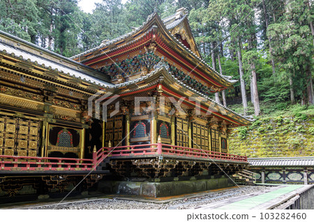 Taiyuin and Taiyuin Mausoleum of Nikkosan Rinnoji, a national treasure (worship hall, phase room, main hall) 103282460
