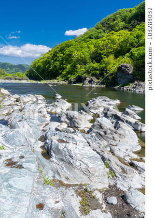 《Saitama Prefecture》 Nagatoro in early summer, fresh green rock pavement 《Saitama Prefecture》 Nagatoro in early summer, fresh green rock pavement 103283032