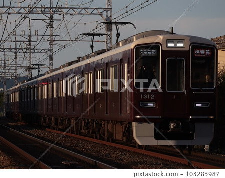 Hankyu Series 1300 Semi-express Ibaraki City - Minamiibaraki (1312) 103283987