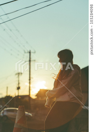 A sunset A sunset 103284098