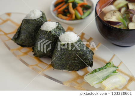 Rice ball, eggplant, tofu and green onion miso soup Rice ball, eggplant, tofu and green onion miso soup 103288601