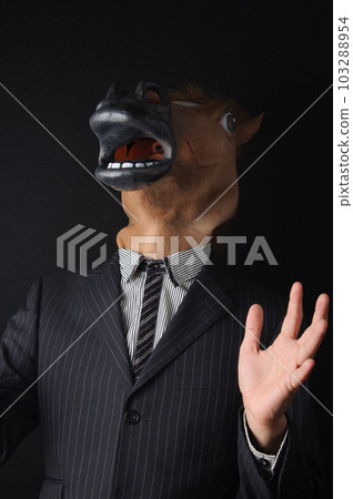 A horse-faced person in a shirt/That's stupid!・Surprise! (black background) A horse-faced person in a shirt/That's stupid!・Surprise! (black background) 103288954