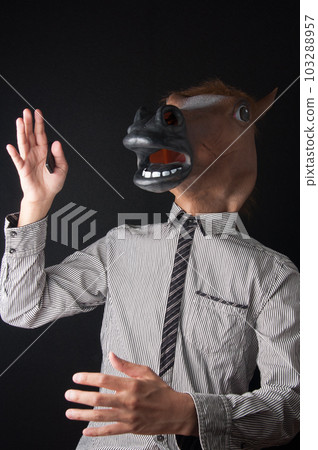 A horse-faced person in a shirt/That's stupid!・Surprise! (black background) A horse-faced person in a shirt/That's stupid!・Surprise! (black background) 103288957