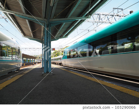 Shirahama Station Limited Express Kuroshio Series 283 Series 287 Shirahama Station Limited Express Kuroshio Series 283 Series 287 103290066