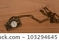clock at 3 o'clock 103294645