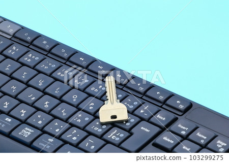 計算機和密鑰的圖像 103299275