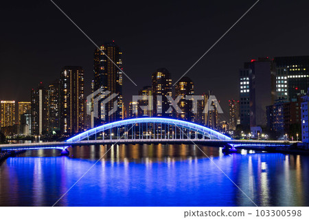 Tokyo night view along the Sumida River Eitaibashi and Tsukuda tower apartments Tokyo night view along the Sumida River Eitaibashi and Tsukuda tower apartments 103300598
