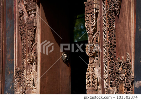 Artistic Woodcarving Artistic Woodcarving 103302374