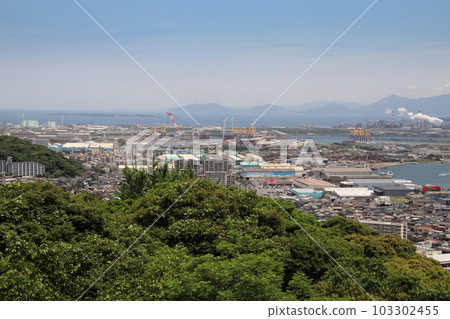 從北九州市高遠山展望台看到的響木灘臨海工業園區 從北九州市高遠山展望台看到的響木灘臨海工業園區 103302455