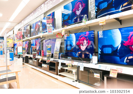 阿美：天氣越來越熱了，所以我去電器店看新品。 103302554
