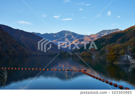 Mitomi, Yamanashi City, Yamanashi Prefecture Lake Hirose and Mt. 103303985