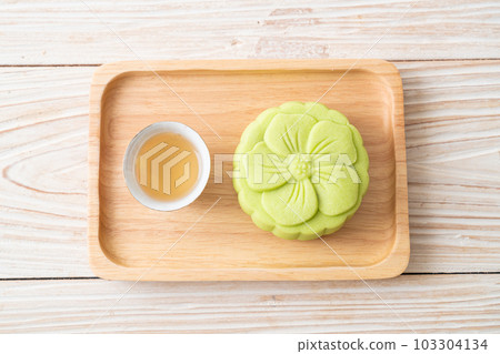 Chinese moon cake green tea flavour 103304134