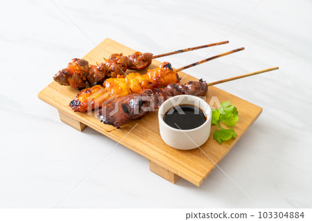 Japanese chicken grill or yakitori serve in izakaya style 103304884