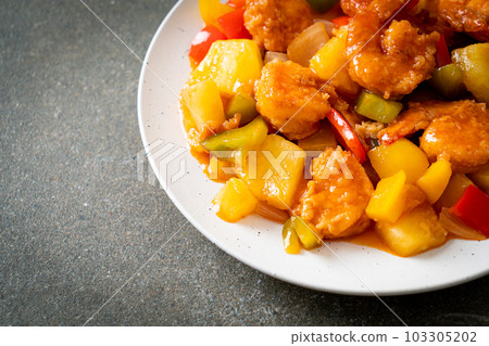 Stir-fried sweet and sour with fried shrimp Stir-fried sweet and sour with fried shrimp 103305202