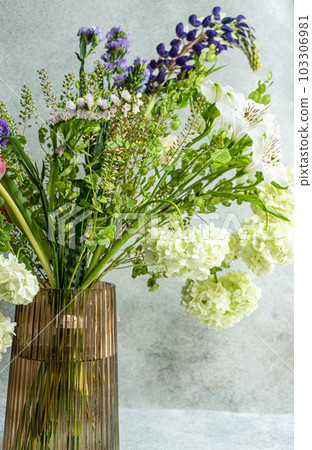 Spring flower bouquet Spring flower bouquet 103306981