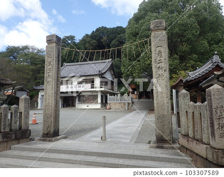 男山八幡宮位於兵庫縣姬路市山野井町，山上。 103307589