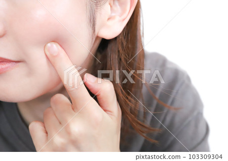 皮膚緊緻護膚形象 103309304