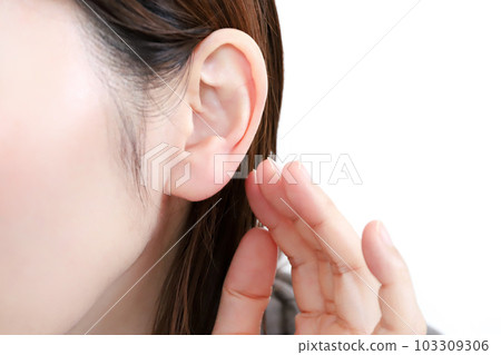 女的耳朵 103309306