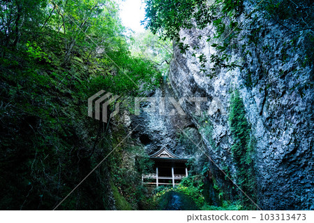 [Chugoku 33 Kannon Sacred Site] No. 25 Wanibuchi-ji Okunoin, Urano Falls and Zao-do 6, Izumo City, Shimane Prefecture 103313473