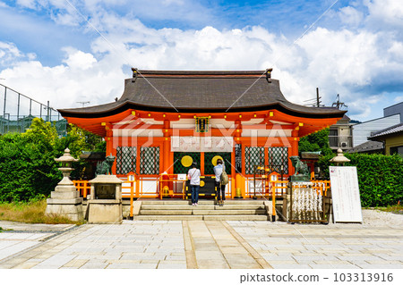 京都市正殿山科區的摺紙稻荷神社（職業女性的守護神） 103313916