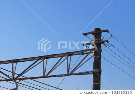 Fine weather and overhead line of railway _ railway image Fine weather and overhead line of railway _ railway image 103315380