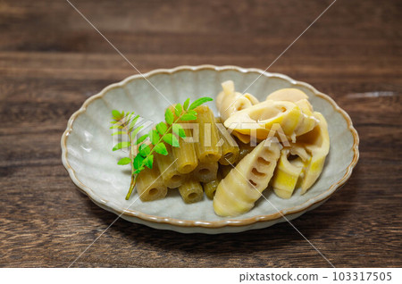 Simmered dish with bamboo shoots 103317505