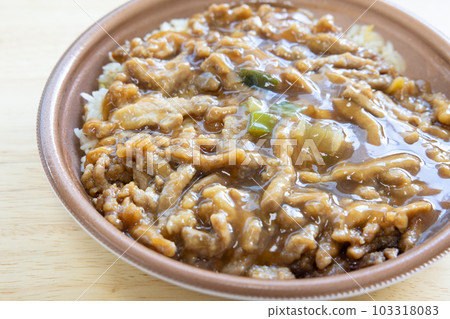 Delicious Pork Ankake Fried Rice 103318083