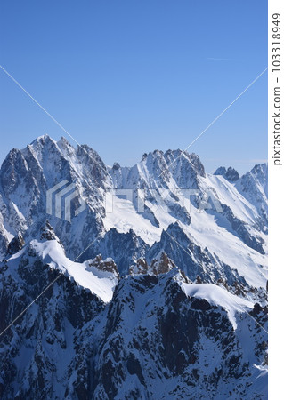 從 Aiguille du Midi 天文台俯瞰歐洲阿爾卑斯山 從 Aiguille du Midi 天文台俯瞰歐洲阿爾卑斯山 103318949
